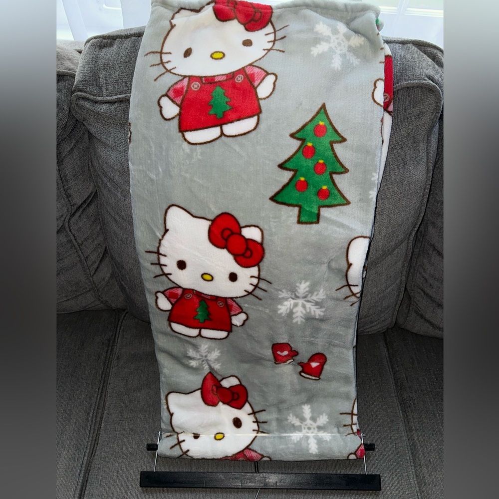 Hello Kitty Christmas Blanket